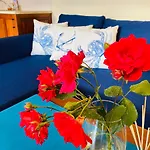 Santa Marina 2-bedroom Apt. W/ Sea View + Terrace Apartmán