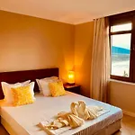Santa Marina 2-bedroom Apt. W/ Sea View + Terrace Apartmán Sozopol