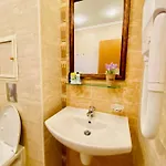 Santa Marina 2-bedroom Apt. W/ Sea View + Terrace Apartmán *