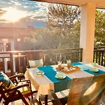 Santa Marina 2-bedroom Apt. W/ Sea View + Terrace Apartmán *