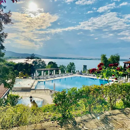 Lejlighed Santa Marina 2-bedroom Apt. W/ Sea View + Terrace