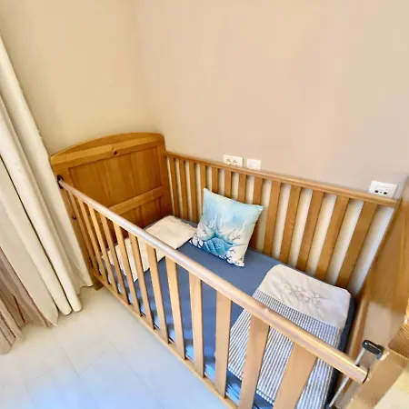 Santa Marina 2-bedroom Apt. W/ Sea View + Terrace דירה *