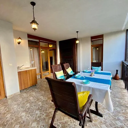 Santa Marina 2-bedroom Apt. W/ Sea View + Terrace דירה *