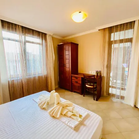 Santa Marina 2-bedroom Apt. W/ Sea View + Terrace סוזופול
