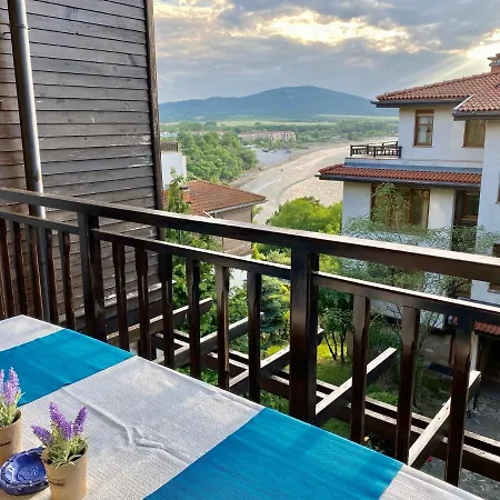 Apartman Santa Marina 2-bedroom Apt. W/ Sea View + Terrace *