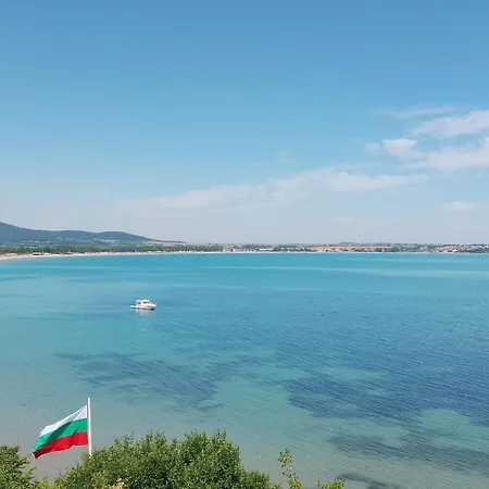 Santa Marina 2-bedroom Apt. W/ Sea View + Terrace *