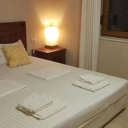Santa Marina 2-bedroom Apt. W/ Sea View + Terrace